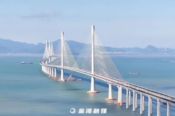 1753344084352897.jpg 640.jpg